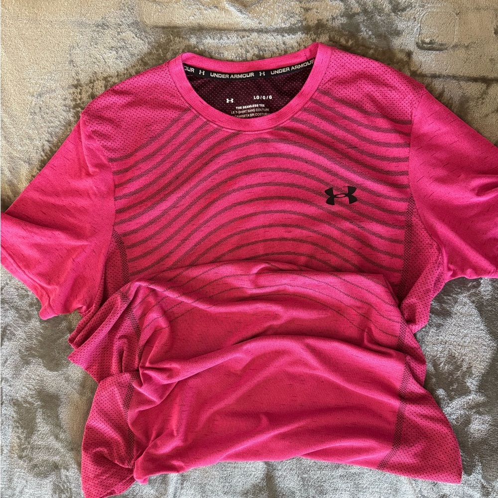 Under Armour Fuchsia Seamless Tee